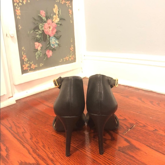 BCBG ASYMMETRICAL HEELS black pumps - Picture 4 of 7